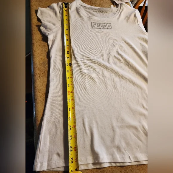 NEW Guess White Embellished Short Sleeve Tee Size M - Picture 9 of 9